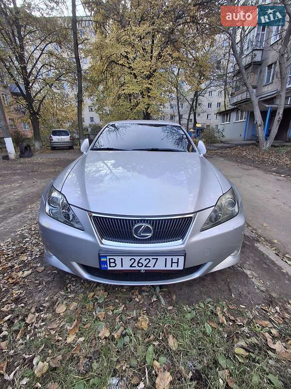 Седан Lexus IS 2005 в Полтаві