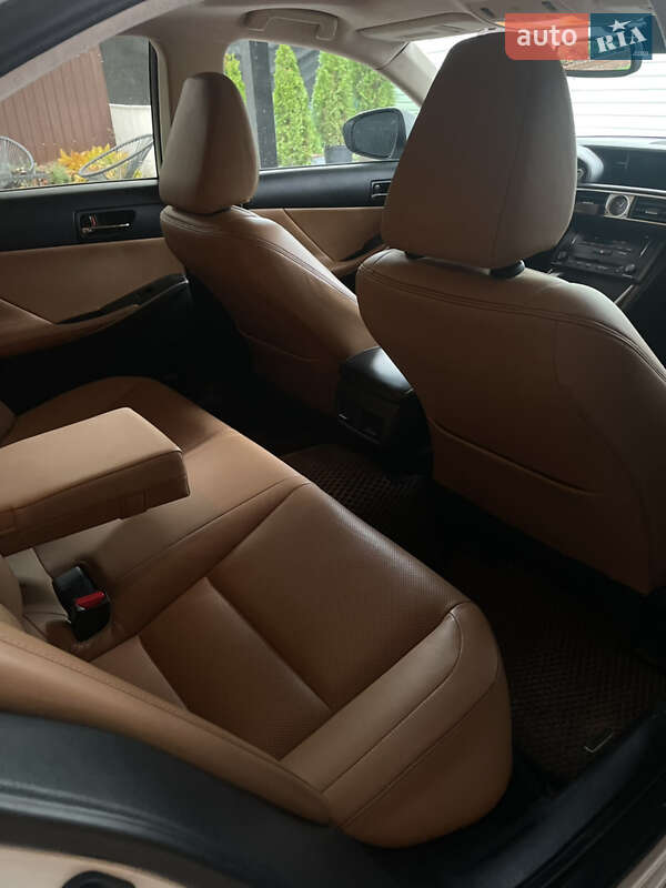 Седан Lexus IS 2013 в Чернигове фото 17 Седан Lexus IS 2013 в Чернигове