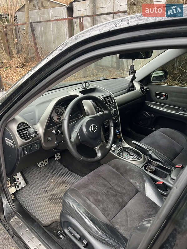 Седан Lexus IS 1999 в Києві