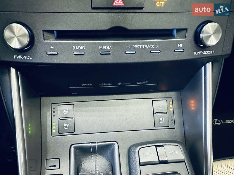 Седан Lexus IS 2015 в Києві