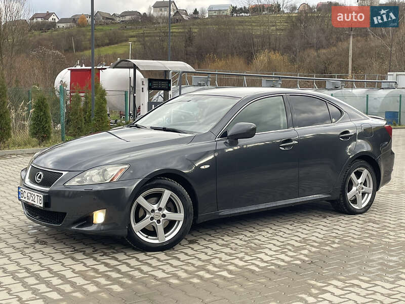 Седан Lexus IS 2007 в Турці