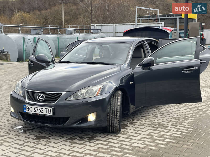 Седан Lexus IS 2007 в Турці