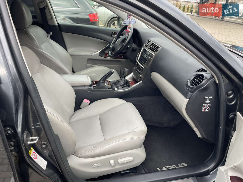 Седан Lexus IS 2007 в Турці