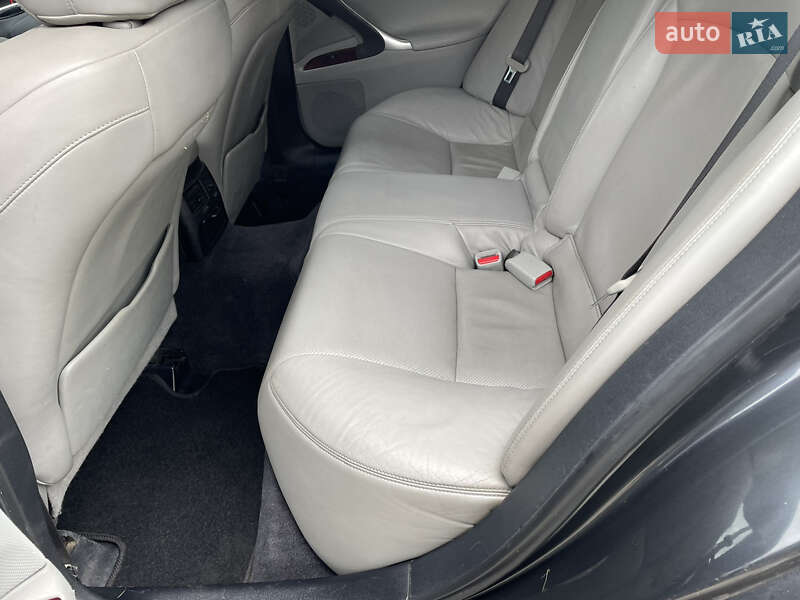 Седан Lexus IS 2007 в Турці