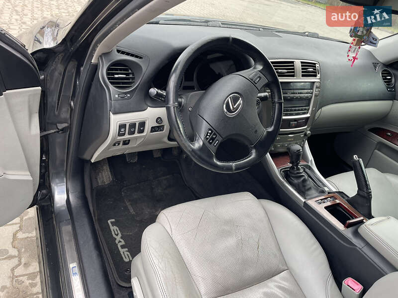 Седан Lexus IS 2007 в Турці