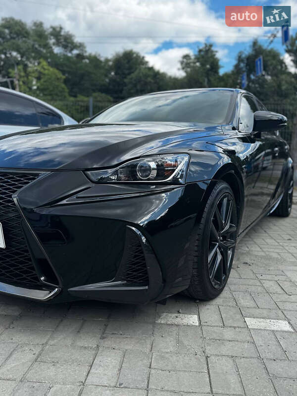 Седан Lexus IS 2017 в Дніпрі