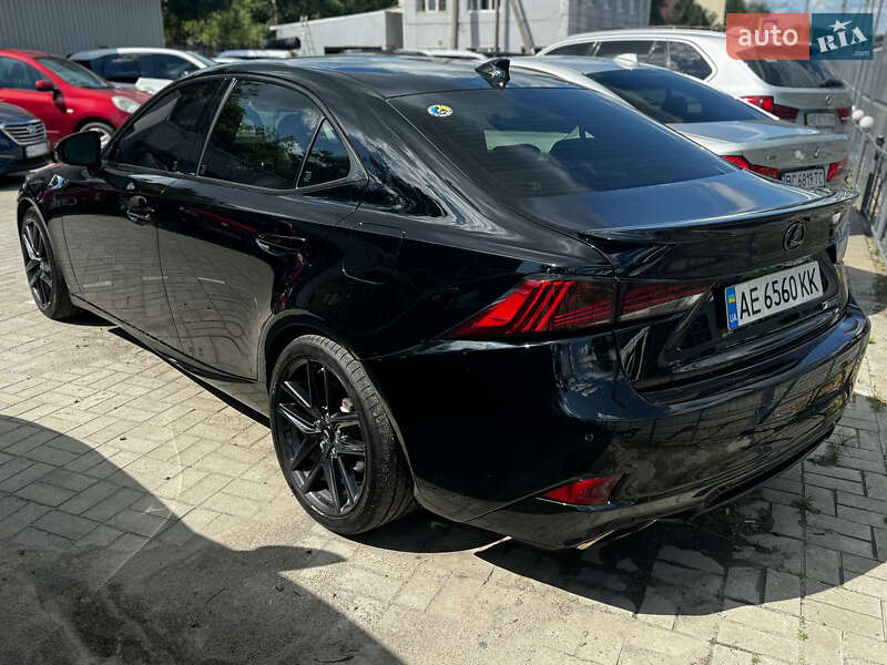 Седан Lexus IS 2017 в Дніпрі