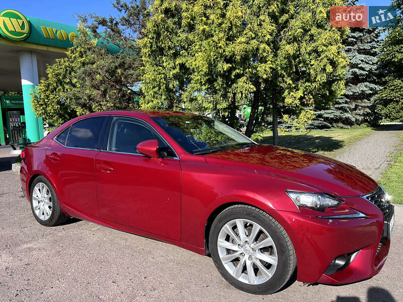 Седан Lexus IS 2015 в Львове