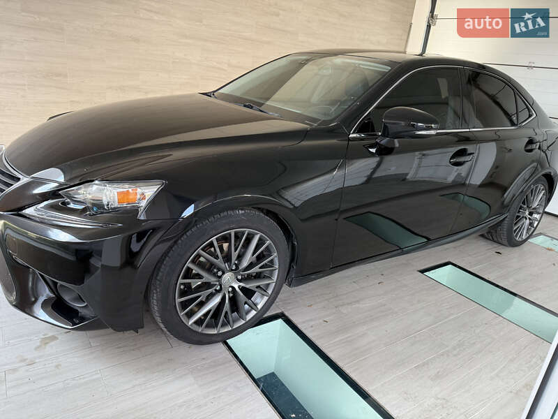 Седан Lexus IS 2013 в Миколаєві