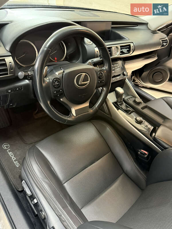 Седан Lexus IS 2013 в Миколаєві