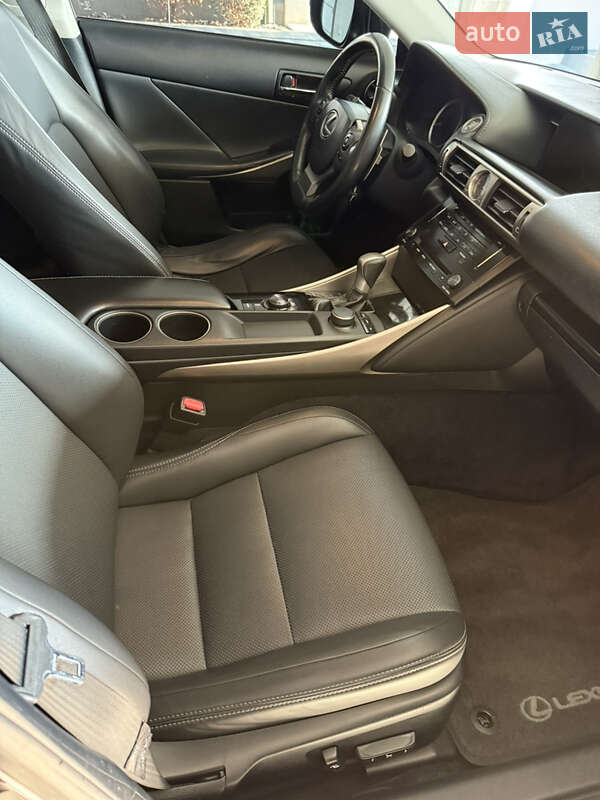 Седан Lexus IS 2013 в Миколаєві