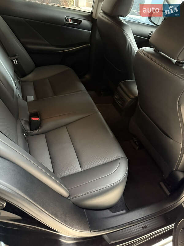 Седан Lexus IS 2013 в Миколаєві