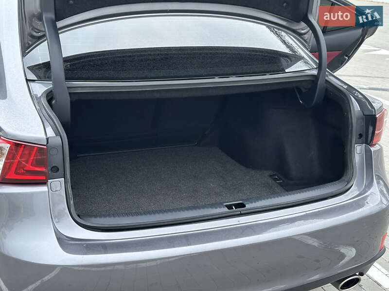 Седан Lexus IS 2013 в Одесі