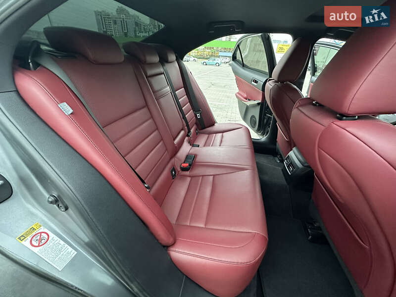Седан Lexus IS 2013 в Одесі