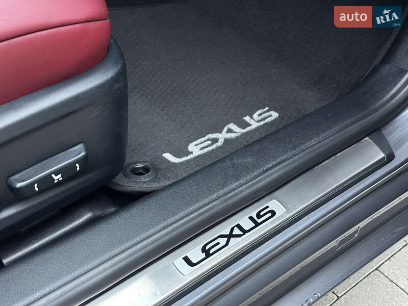 Седан Lexus IS 2013 в Одесі