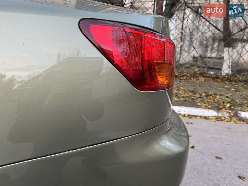 Седан Lexus IS 2006 в Днепре