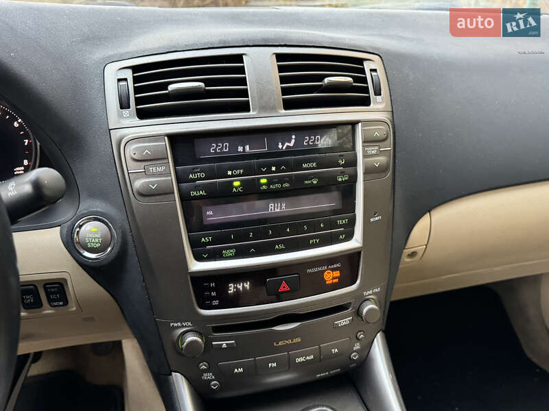 Седан Lexus IS 2006 в Днепре