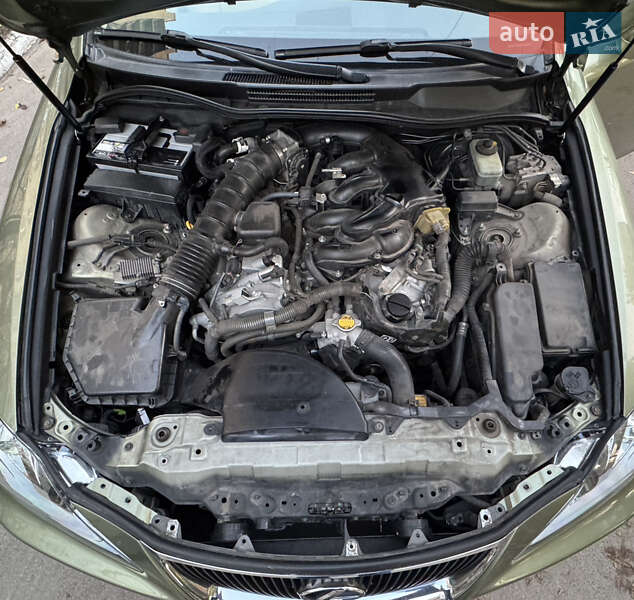 Седан Lexus IS 2006 в Днепре