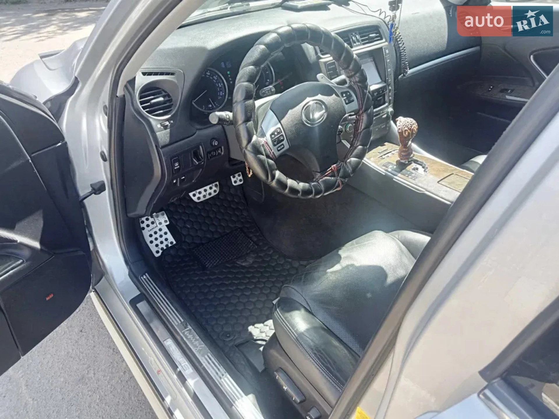 2011 Lexus IS - мініатюра 10
