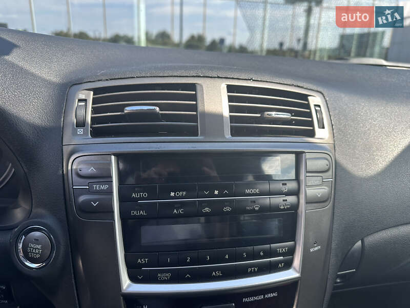 Седан Lexus IS 2008 в Киеве