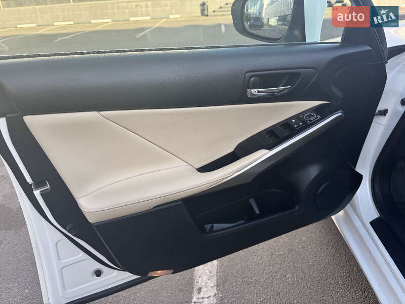 Седан Lexus IS 2013 в Одесі