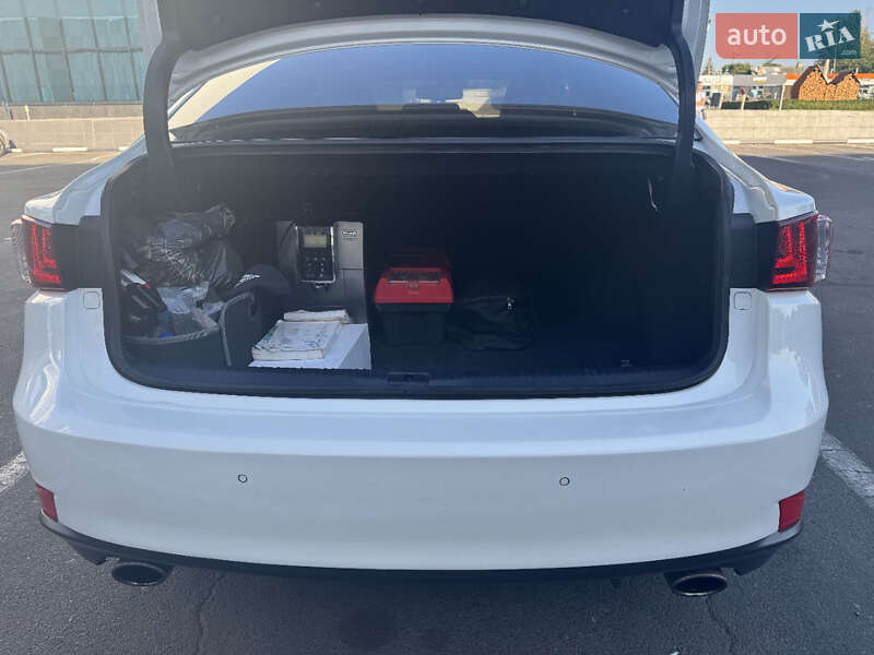 Седан Lexus IS 2013 в Одесі