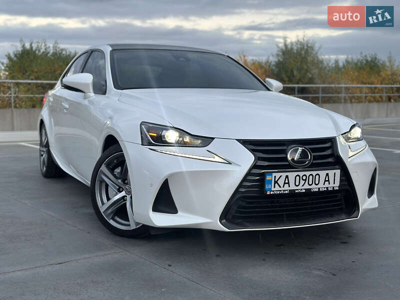 Lexus IS 2016