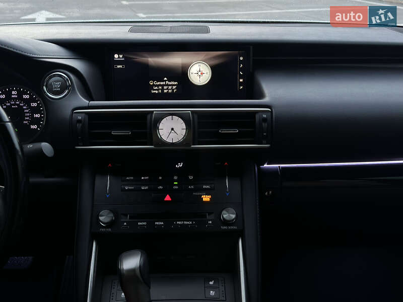 Седан Lexus IS 2016 в Киеве фото 24 Седан Lexus IS 2016 в Киеве