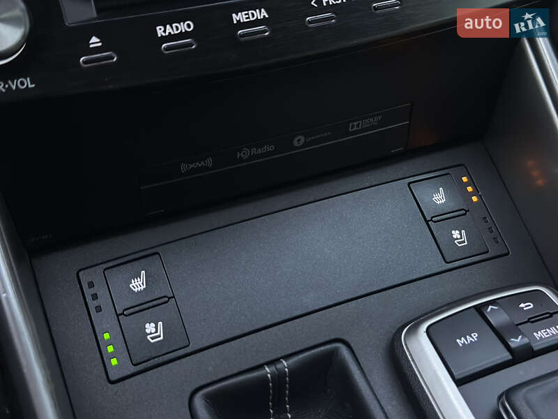 Седан Lexus IS 2016 в Киеве фото 34 Седан Lexus IS 2016 в Киеве