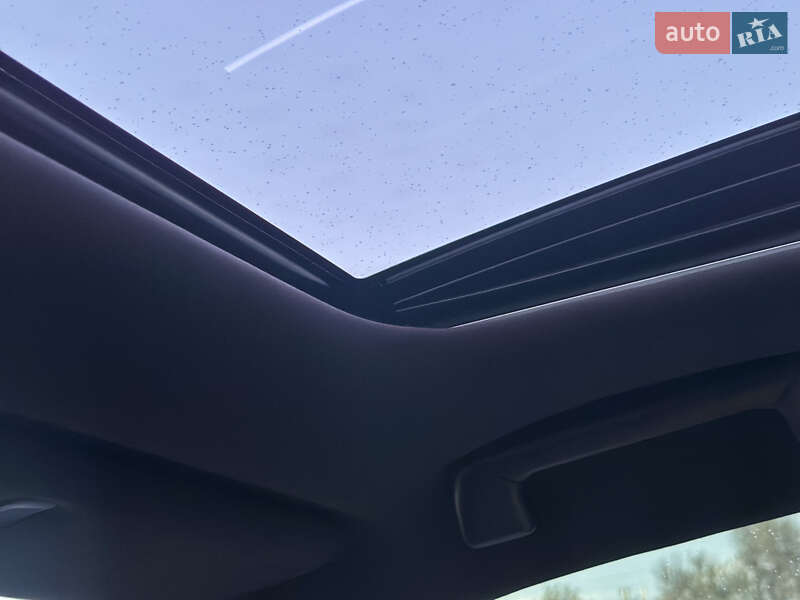 Седан Lexus IS 2016 в Киеве фото 40 Седан Lexus IS 2016 в Киеве