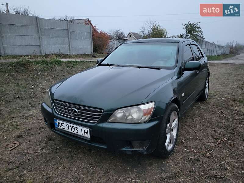 Седан Lexus IS 1999 в Каменском
