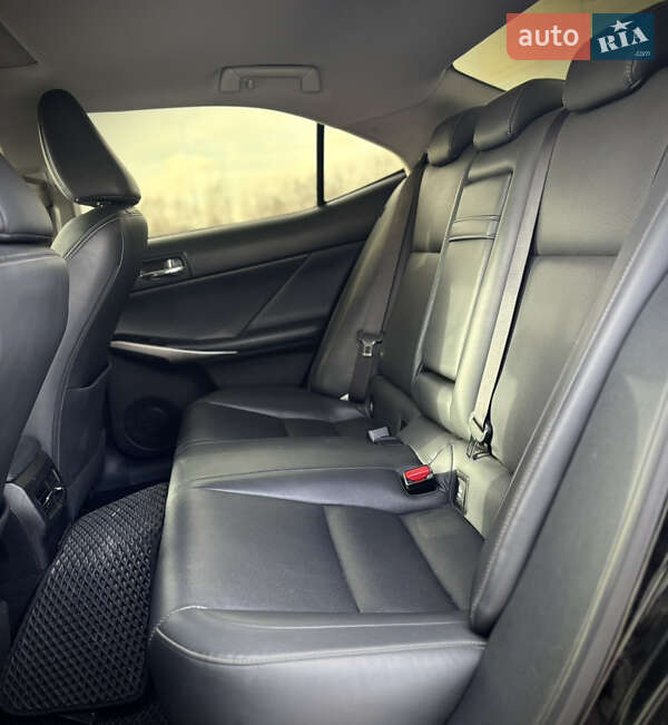 Седан Lexus IS 2016 в Киеве