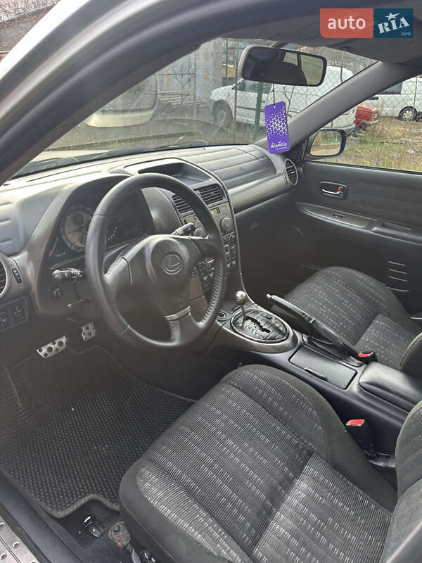 Седан Lexus IS 2000 в Киеве