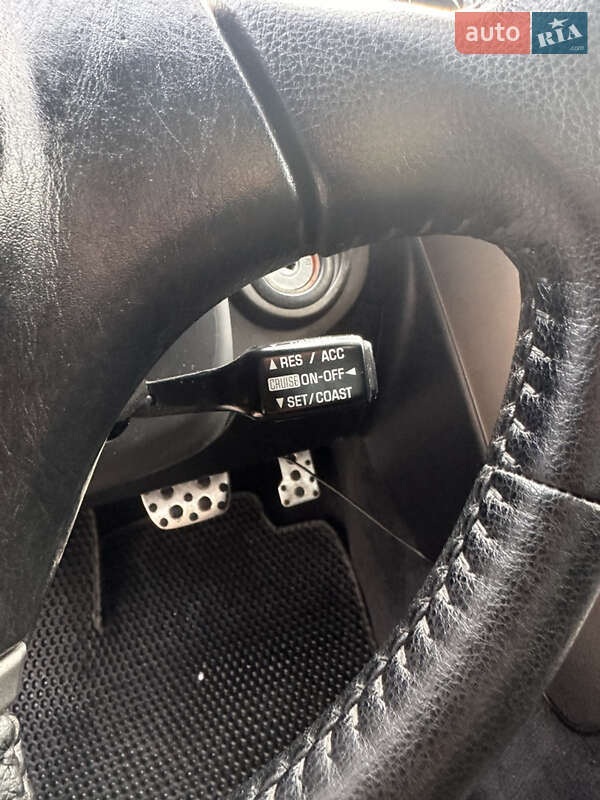 Седан Lexus IS 2000 в Киеве