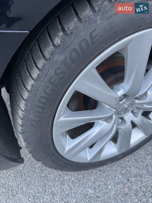 Седан Lexus IS 2016 в Запоріжжі