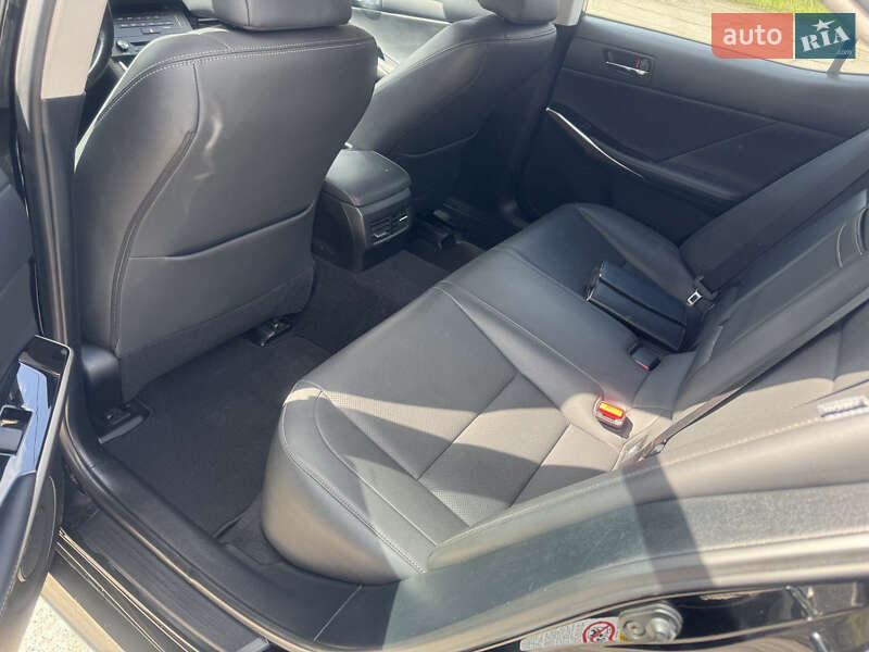 Седан Lexus IS 2016 в Запоріжжі