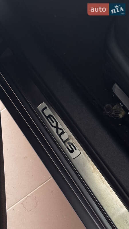 Седан Lexus IS 2015 в Ізмаїлі