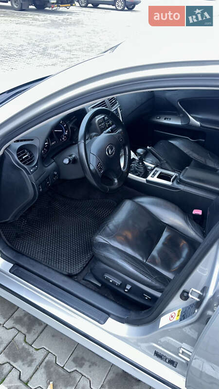 Седан Lexus IS 2006 в Киеве