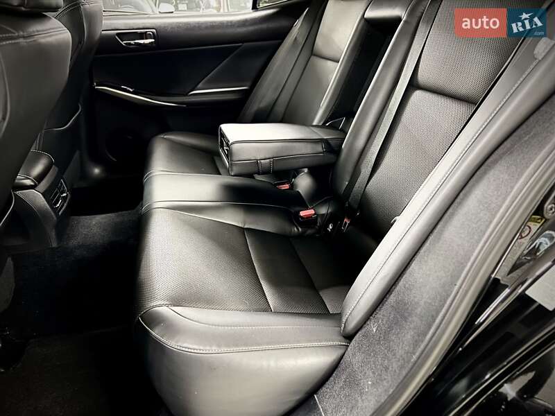 Седан Lexus IS 2013 в Миколаєві