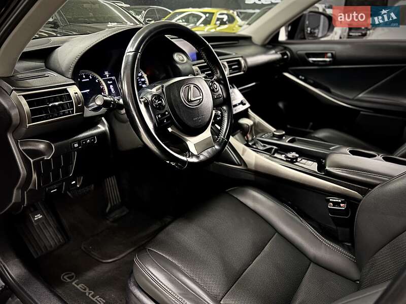 Седан Lexus IS 2013 в Миколаєві