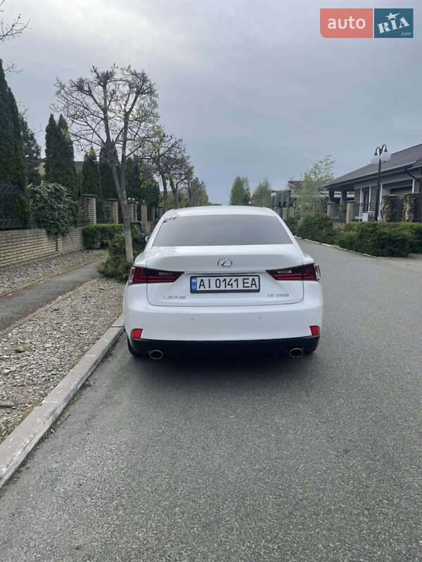 Седан Lexus IS 2013 в Киеве фото 3 Седан Lexus IS 2013 в Киеве