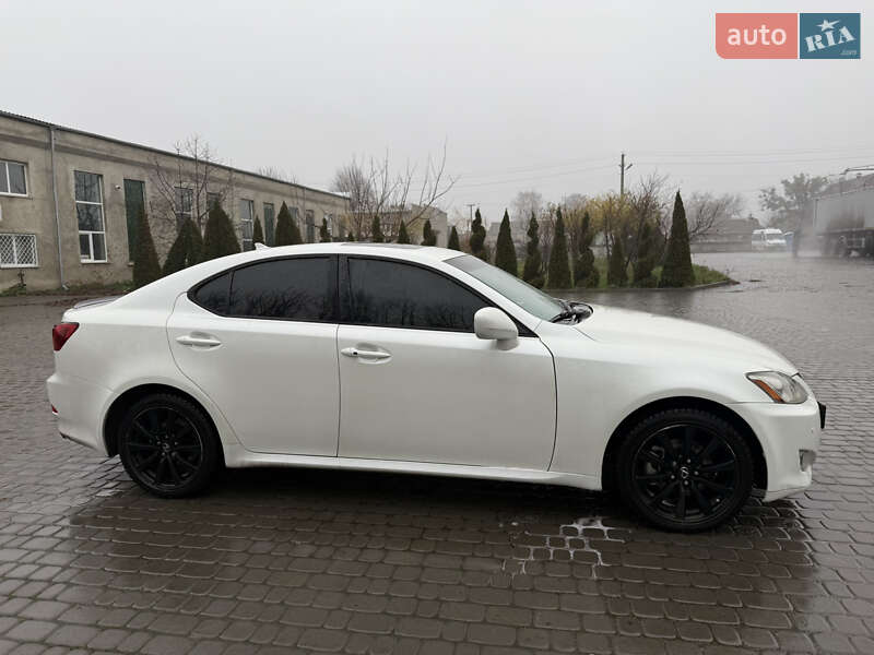 Седан Lexus IS 2006 в Ильинцах