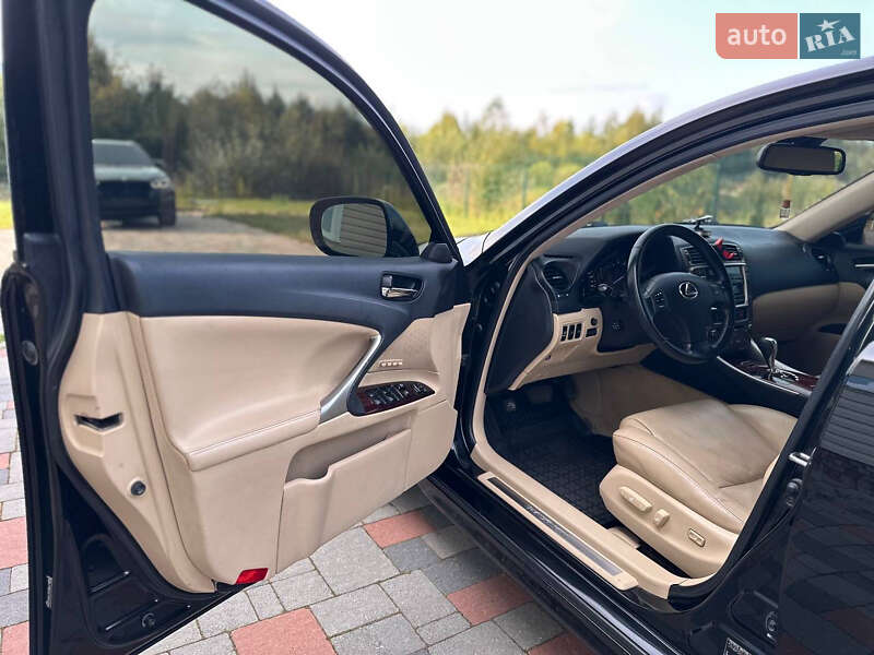 Седан Lexus IS 2006 в Ивано-Франковске
