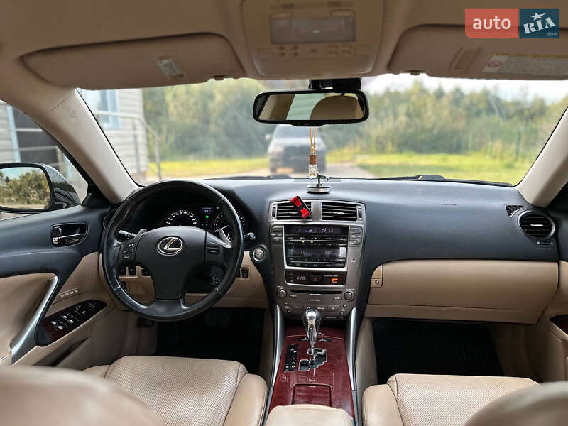 Седан Lexus IS 2006 в Ивано-Франковске