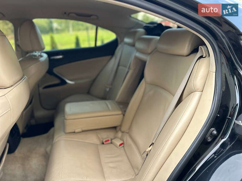 Седан Lexus IS 2006 в Ивано-Франковске