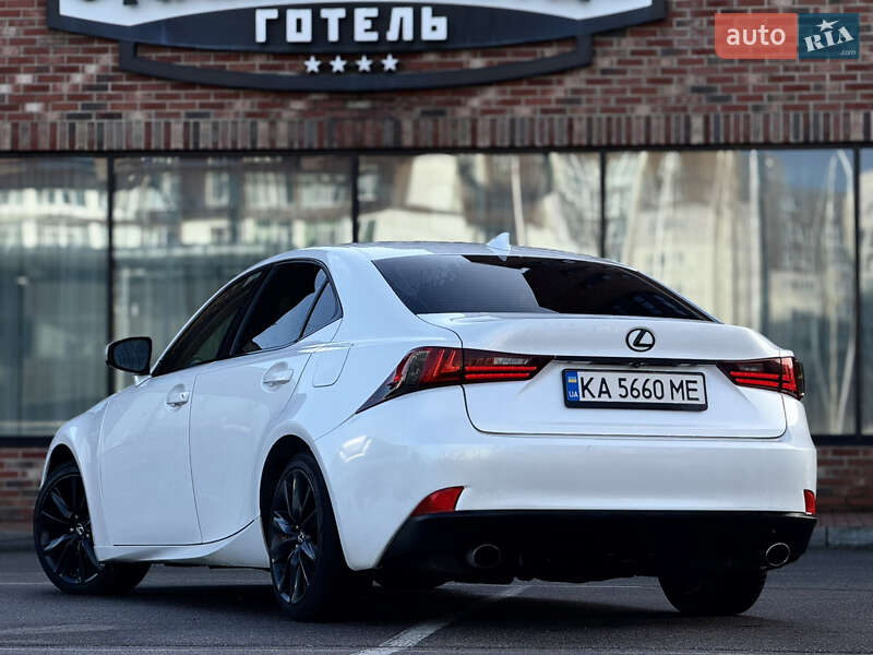 Седан Lexus IS 2014 в Киеве фото Седан Lexus IS 2014 в Киеве
