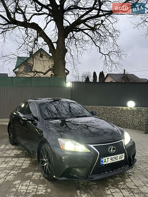 Lexus IS 2012