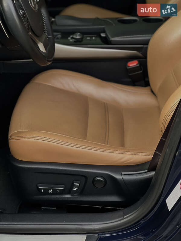 Седан Lexus IS 2014 в Львове фото 41 Седан Lexus IS 2014 в Львове