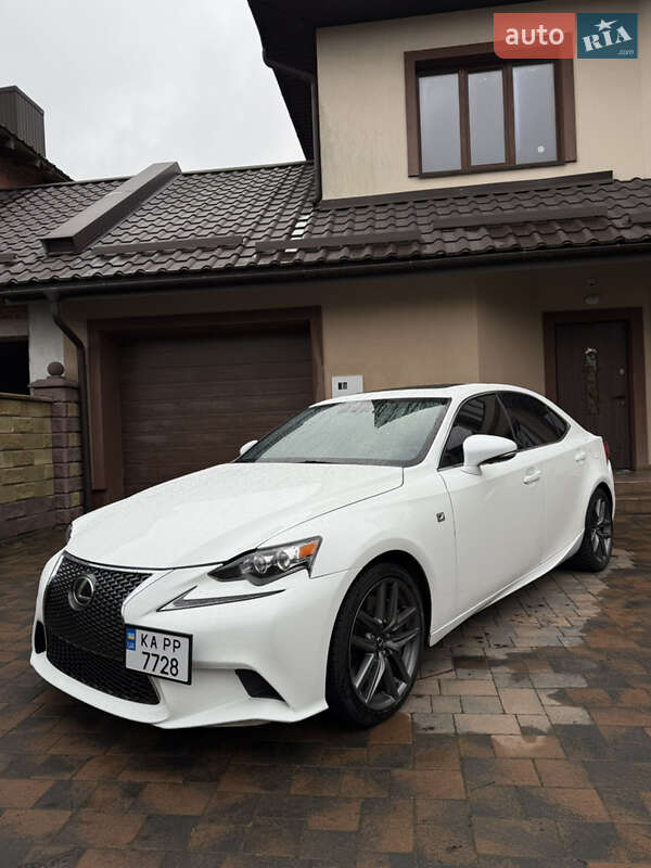 Lexus IS 2015
