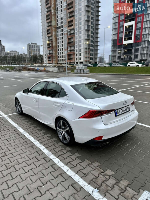 Седан Lexus IS 2019 в Києві